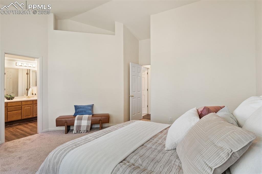 Image 17 of 42: Master Bedroom