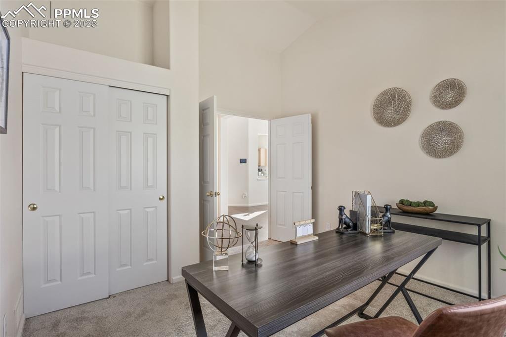 Image 22 of 42: Bedroom