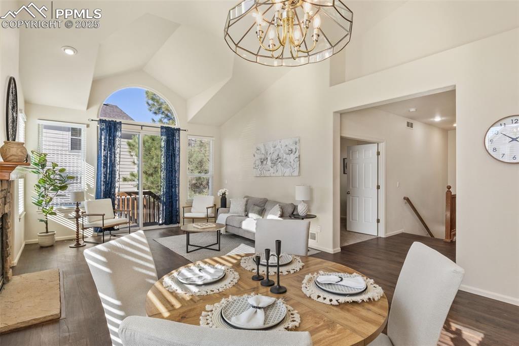 Image 7 of 42: Dining Area