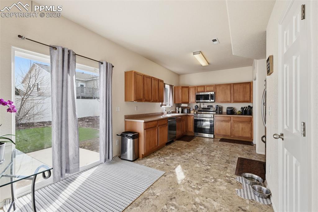 Image 11 of 41: Dining Area