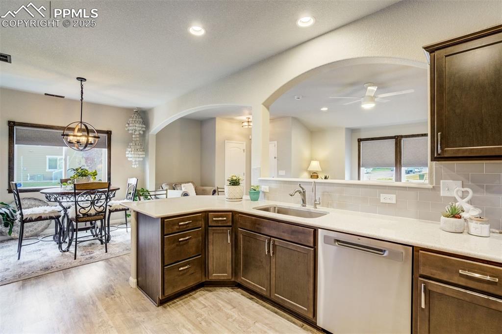 Image 11 of 30: Kitchen