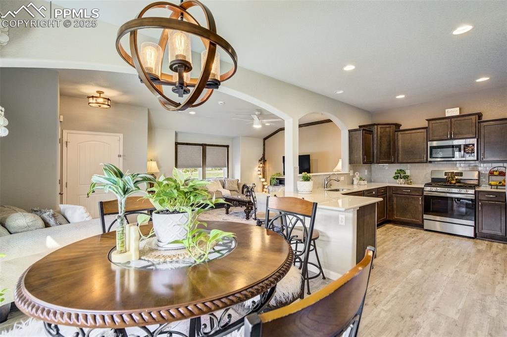 Image 13 of 30: Dining Area