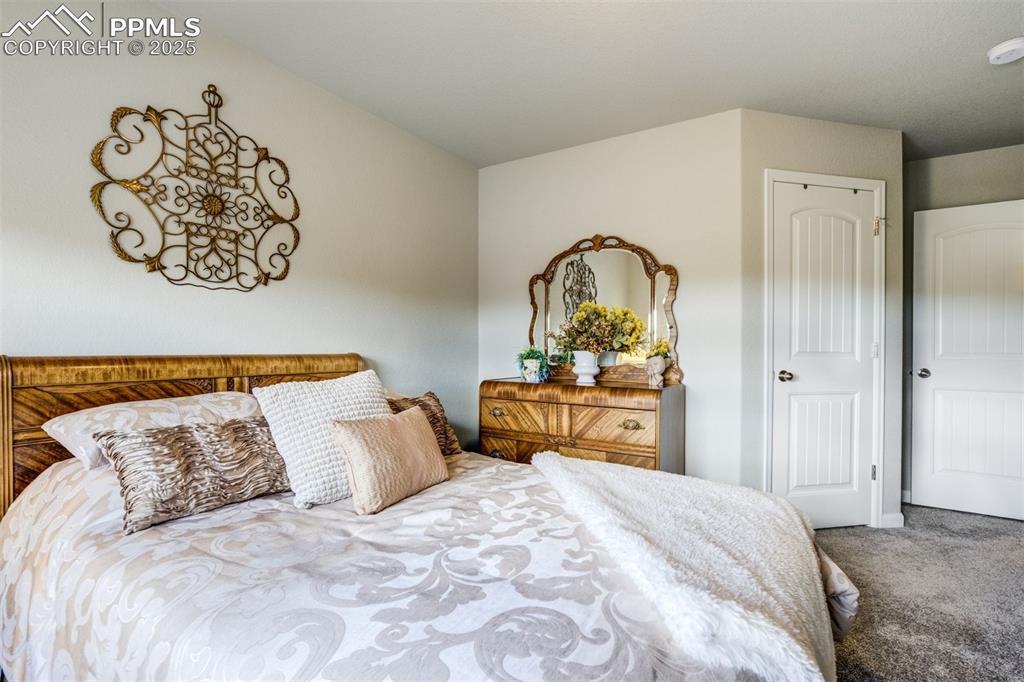 Image 24 of 30: Bedroom