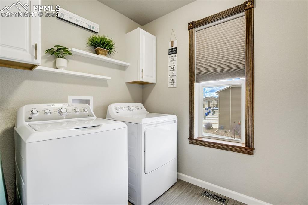 Image 29 of 30: Laundry