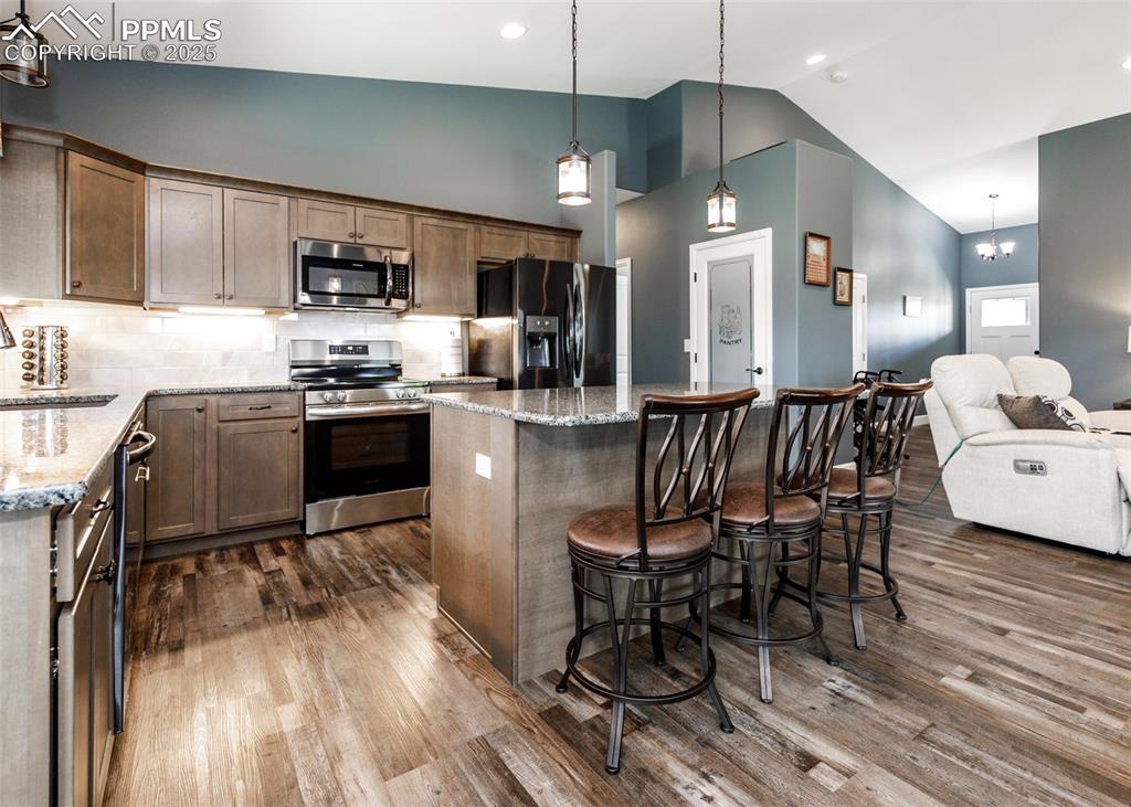 Image 11 of 35: Kitchen