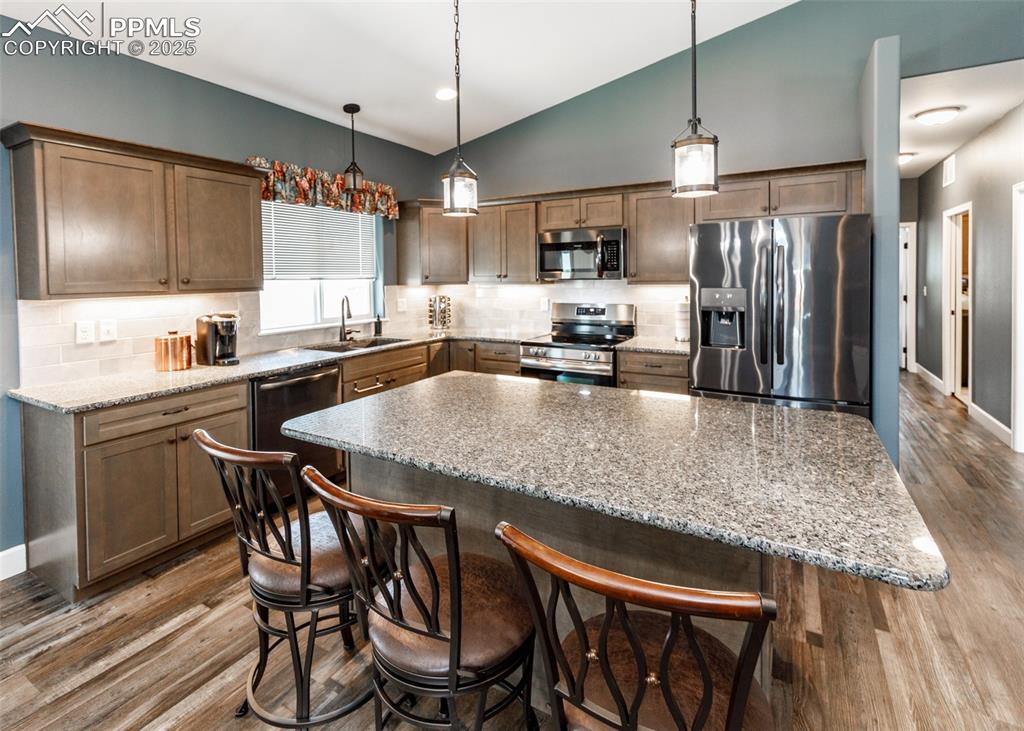 Image 12 of 35: Kitchen