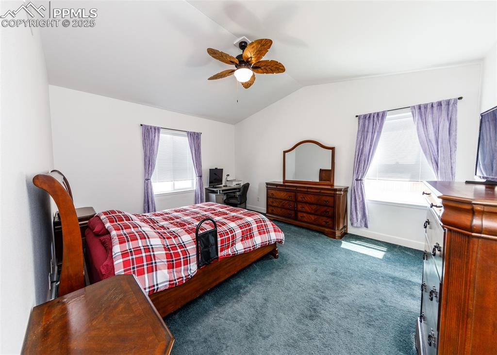 Image 22 of 35: Bedroom