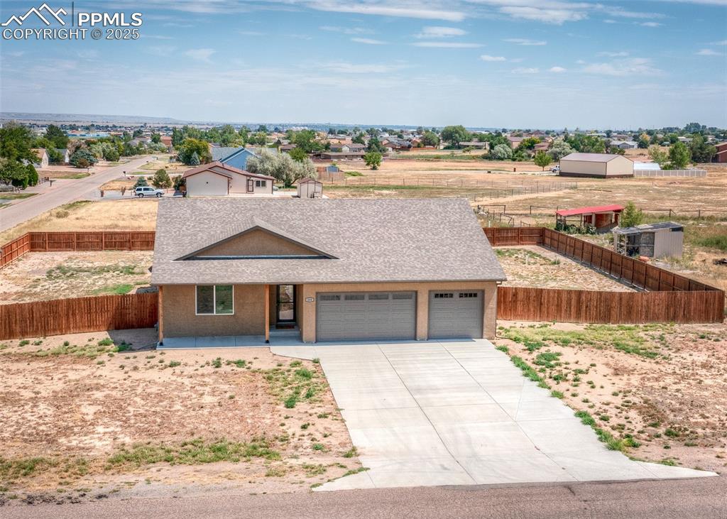 Image 3 of 35: Front of Structure