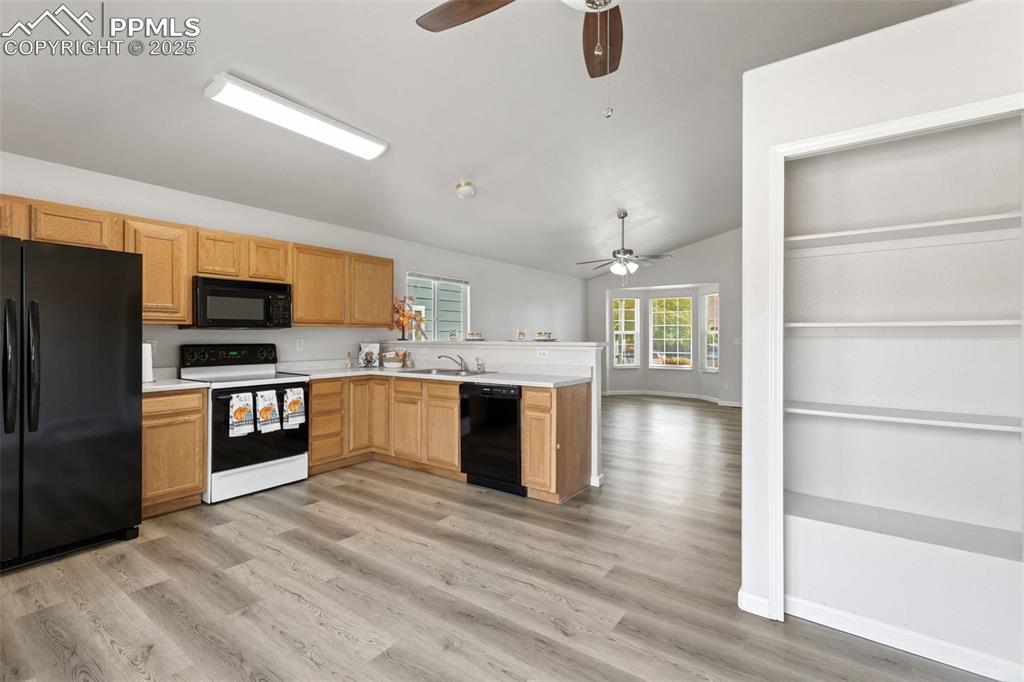 Image 8 of 34: Kitchen