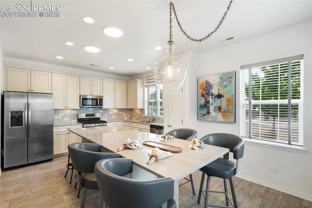 Image 11 of 38: Kitchen