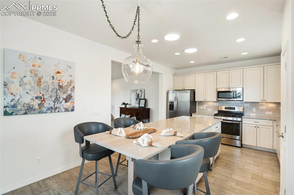 Image 14 of 38: Kitchen