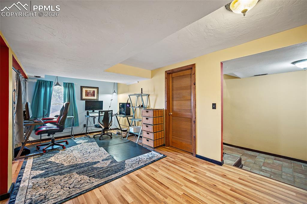 Image 21 of 32: Lower floor recreation room.