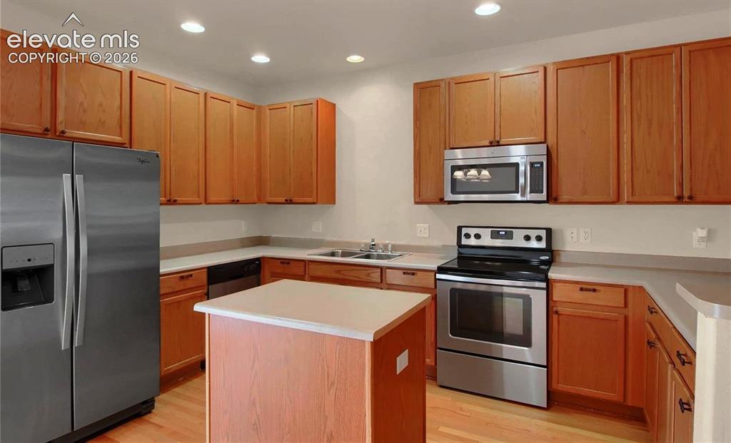 Image 8 of 24: When vacant kitchen angle 3