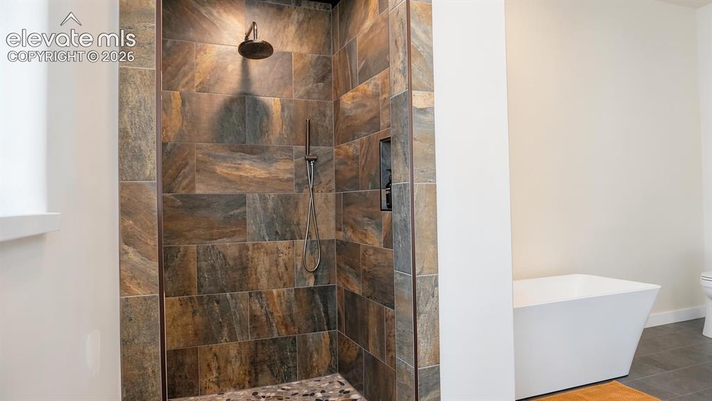 Image 16 of 48: Bathroom