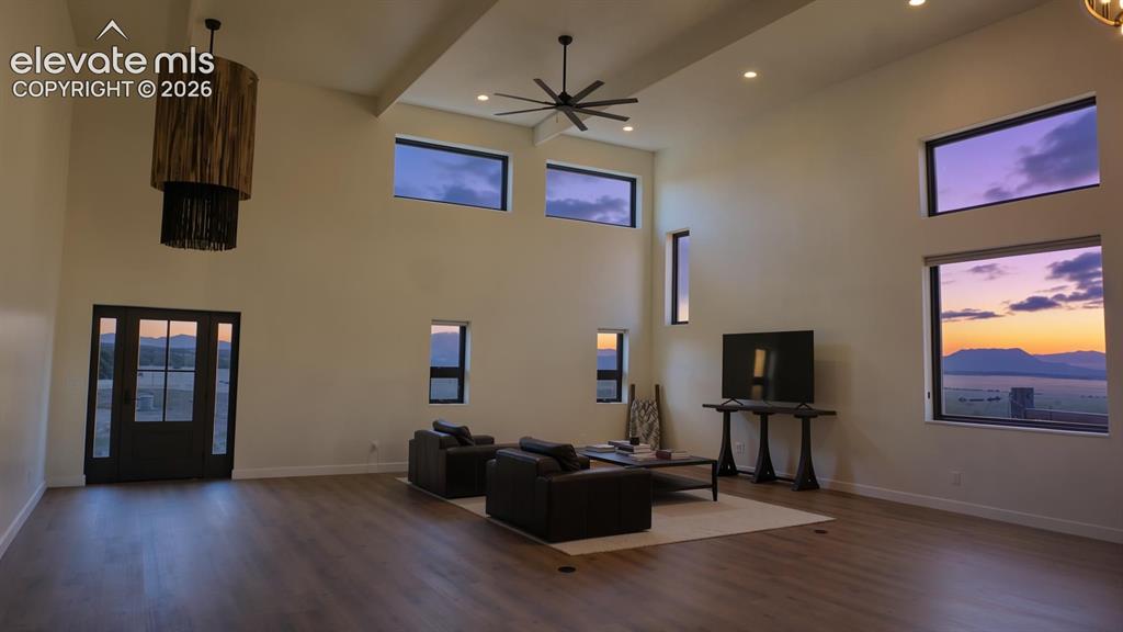 Image 29 of 48: Living Room