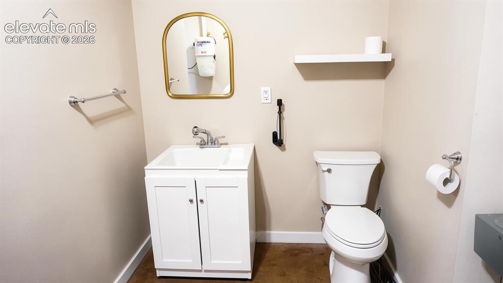 Image 42 of 48: Bathroom