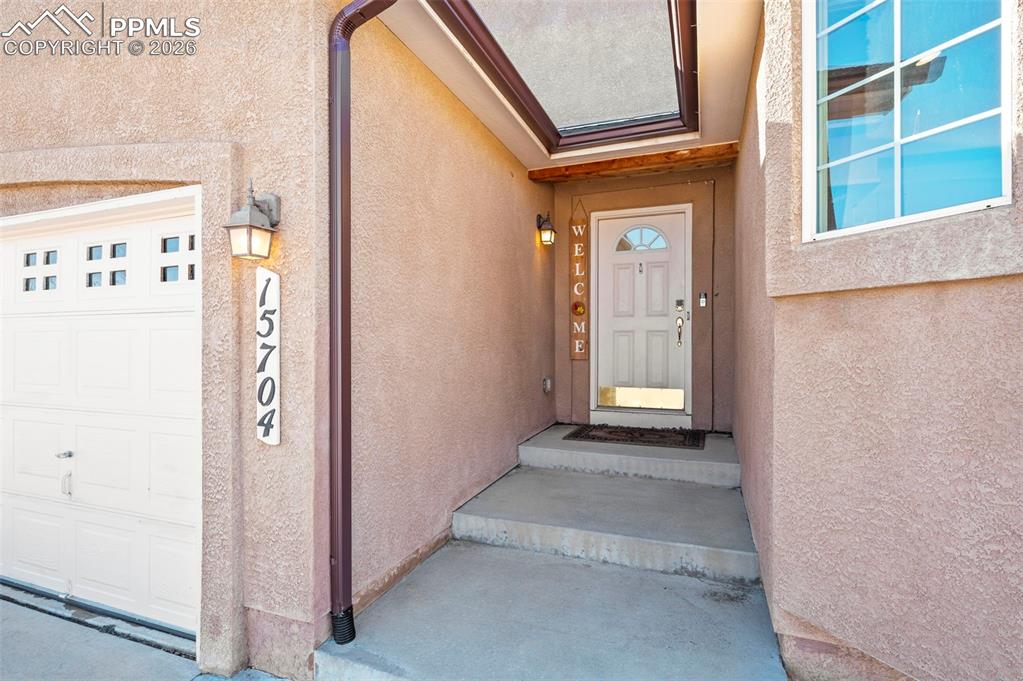 Image 9 of 49: Entry