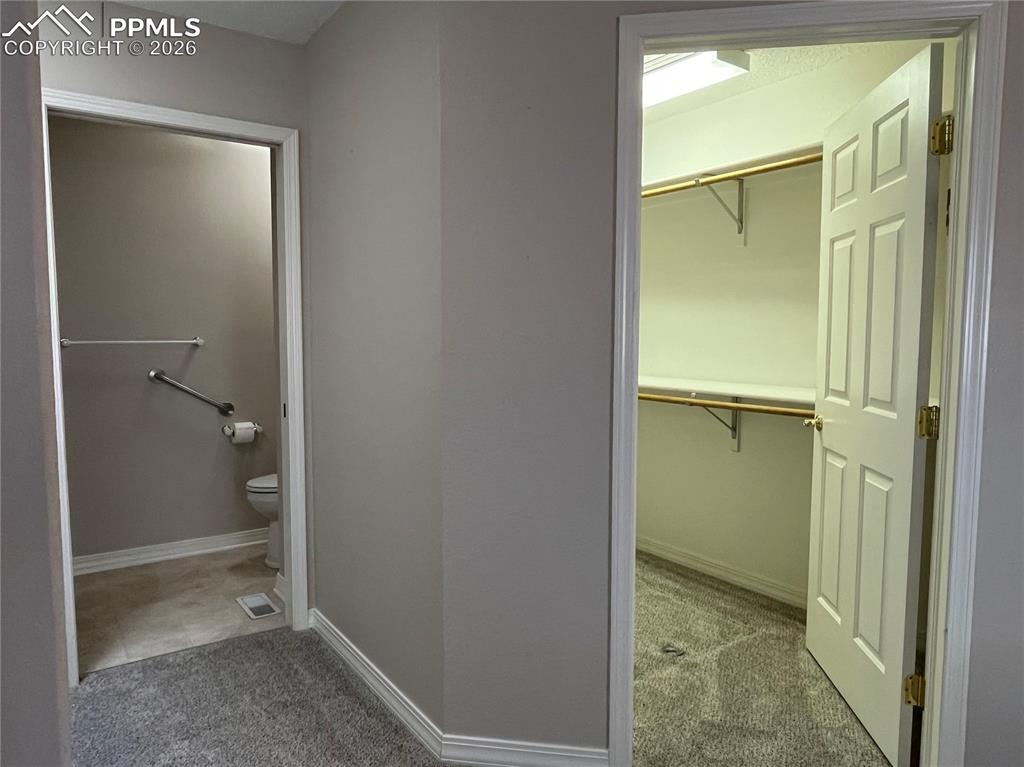 Image 13 of 20: Bathroom