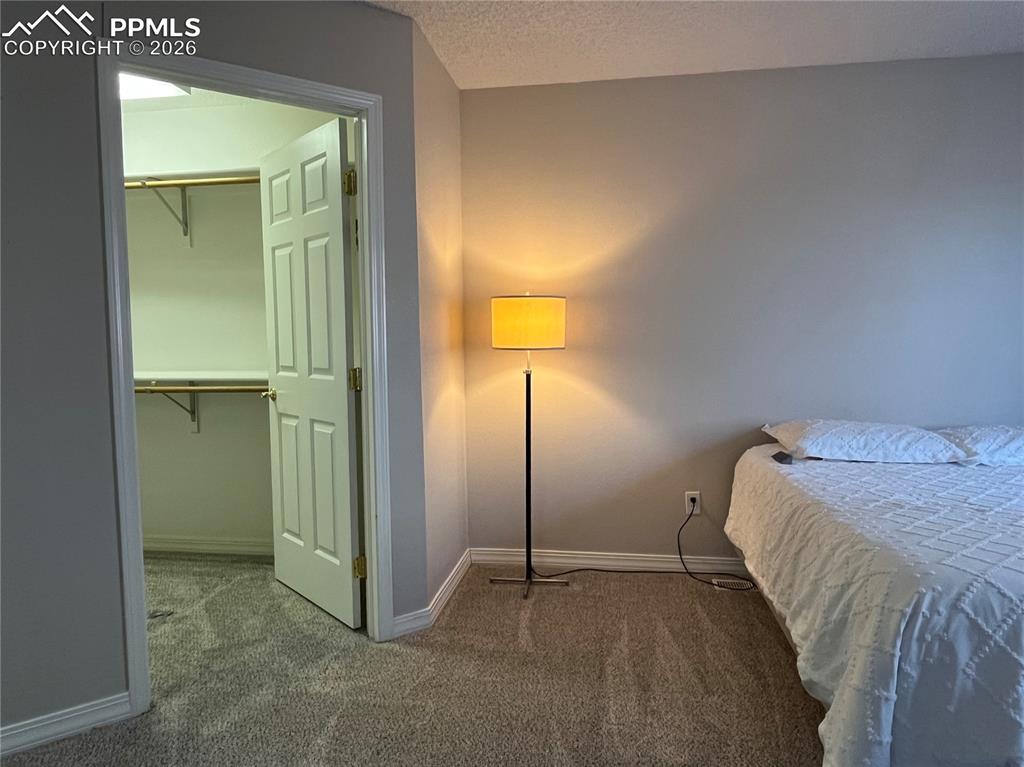 Image 14 of 20: Bedroom