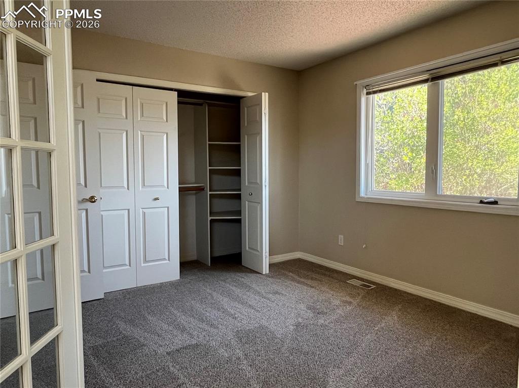 Image 9 of 20: Bedroom