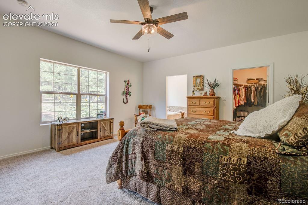 Image 11 of 44: Bedroom