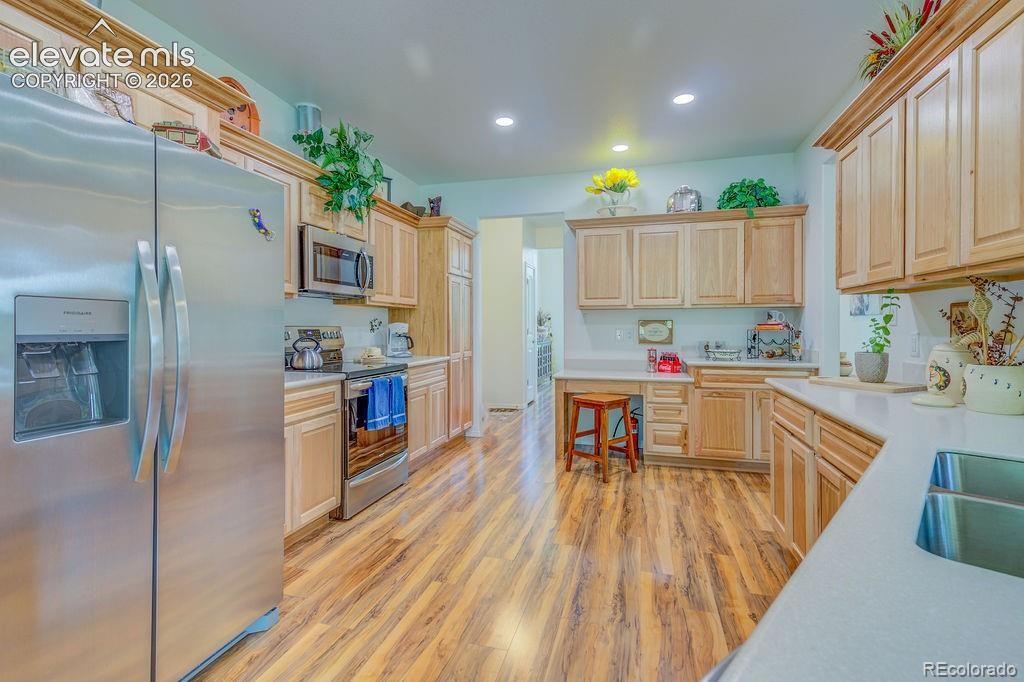 Image 16 of 44: Kitchen