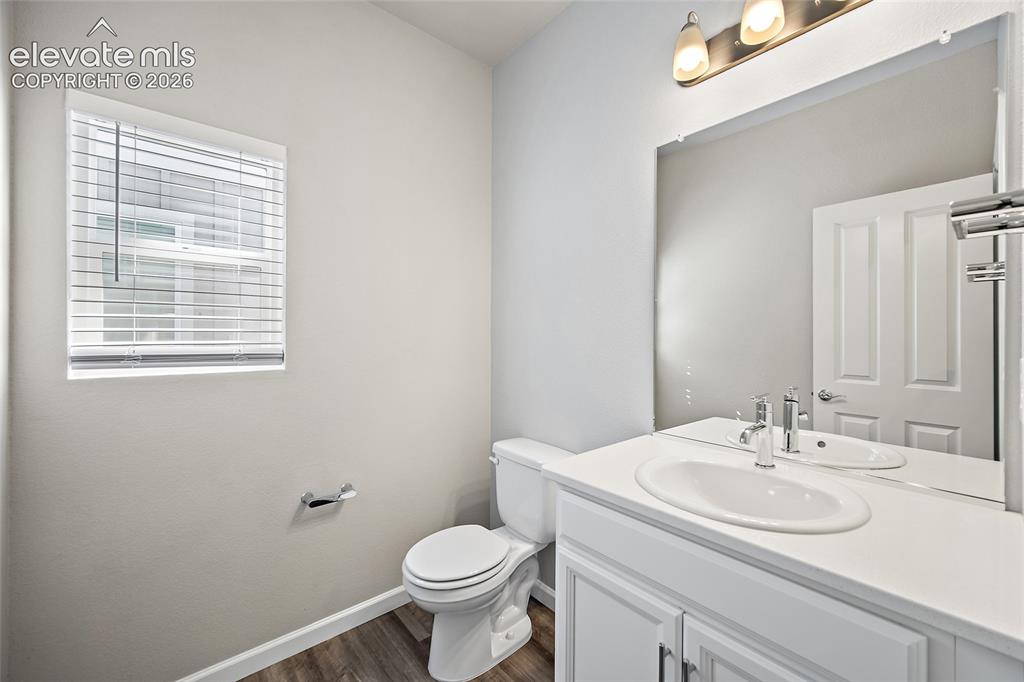 Image 7 of 32: Bathroom