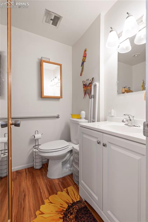 Image 22 of 35: Master Bathroom