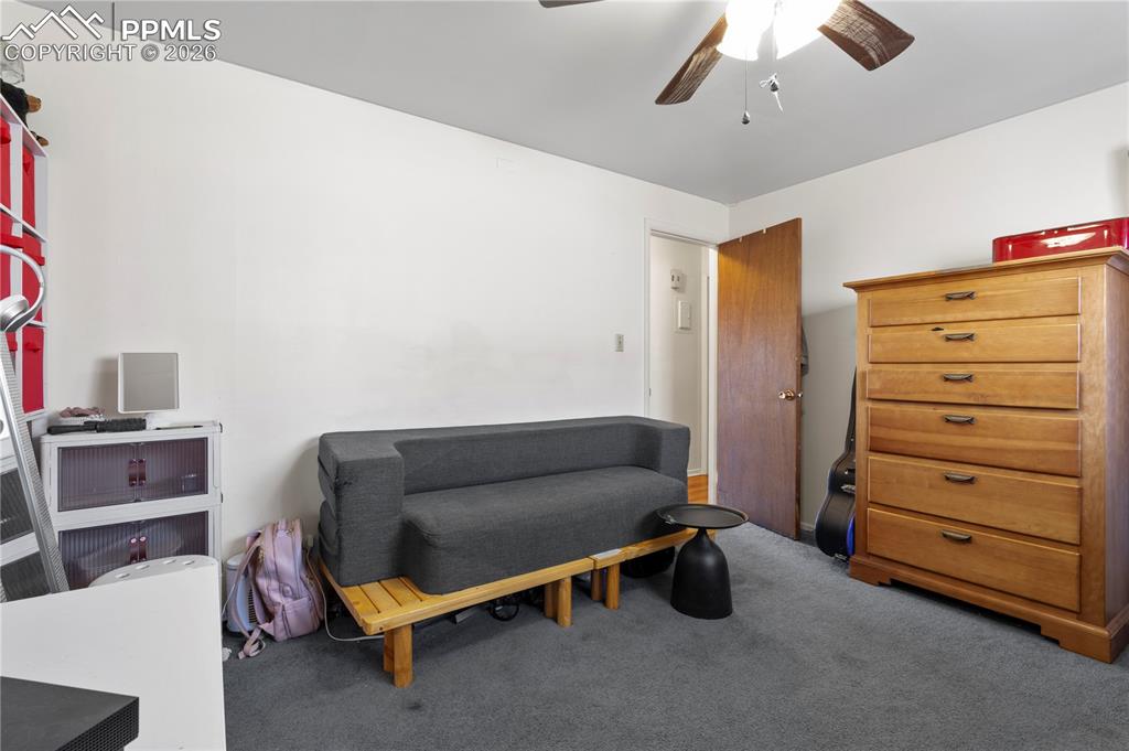 Image 27 of 35: Sitting Room