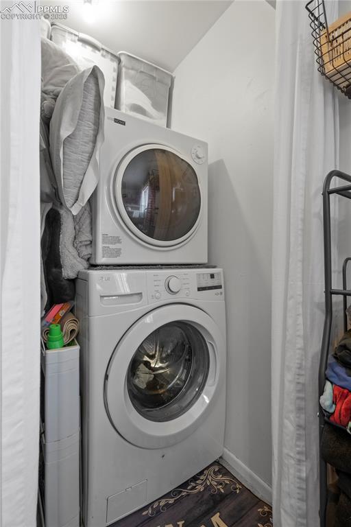 Image 28 of 35: Laundry