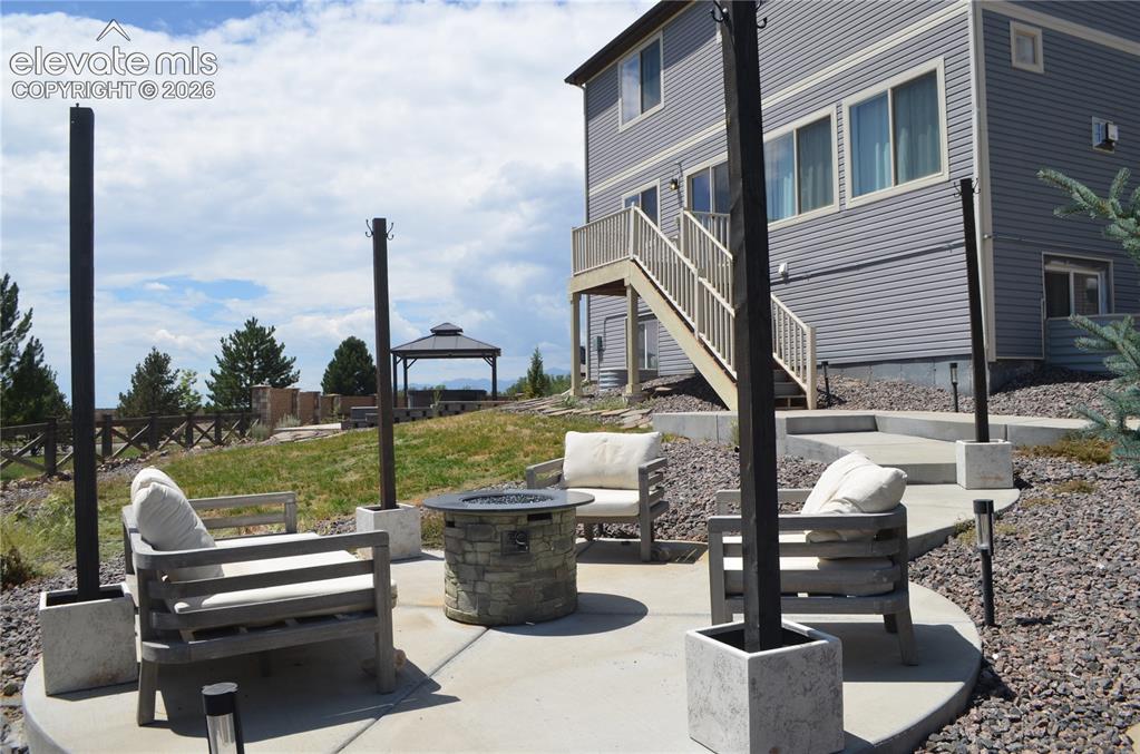 Image 12 of 30: Patio