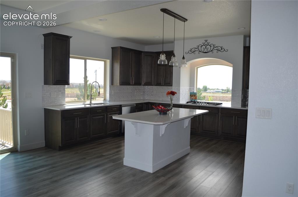 Image 4 of 30: Kitchen
