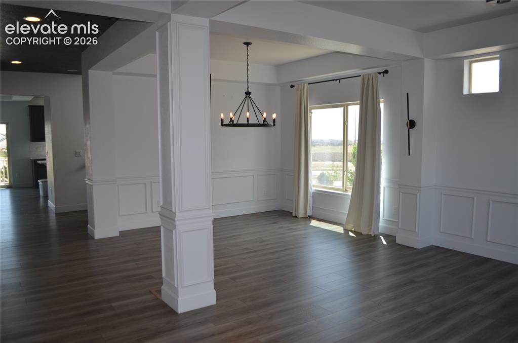 Image 5 of 30: Great Room