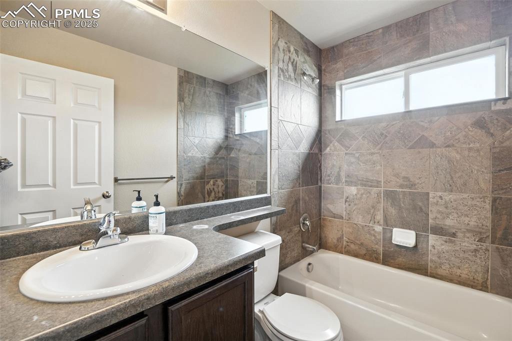 Image 17 of 29: Bathroom