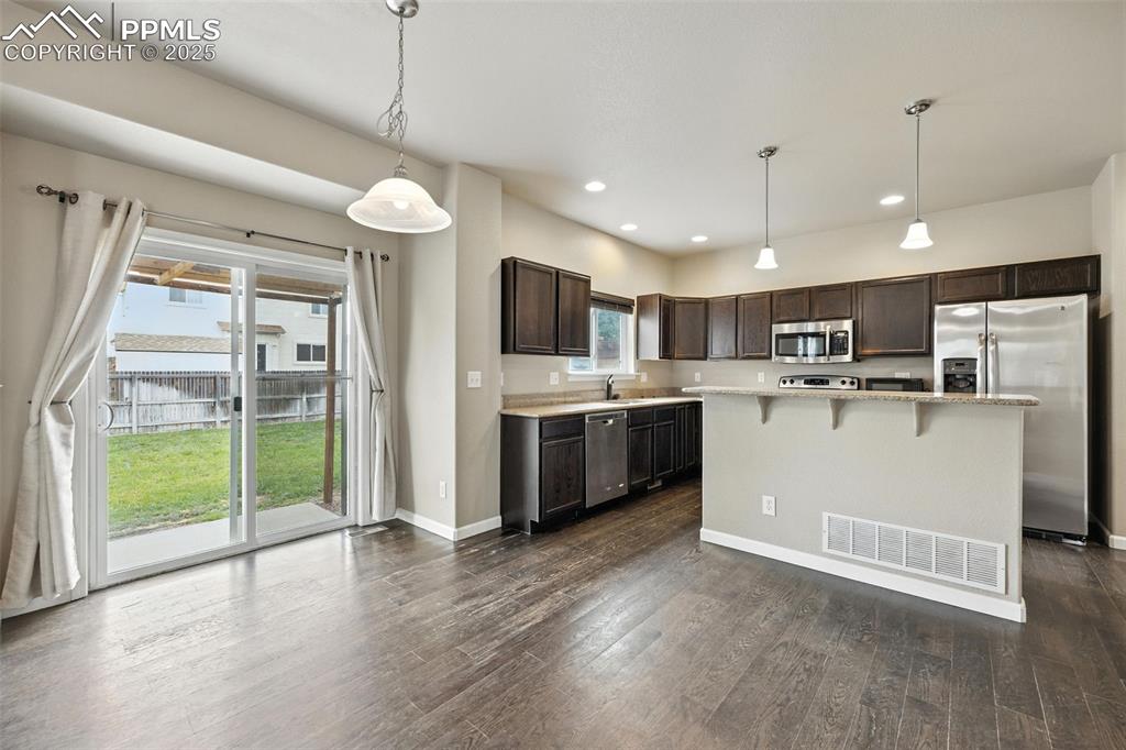 Image 7 of 29: Kitchen