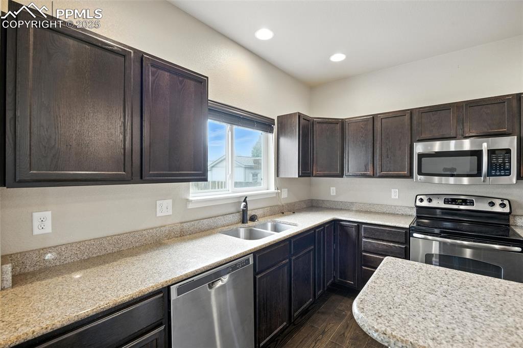 Image 9 of 29: Kitchen