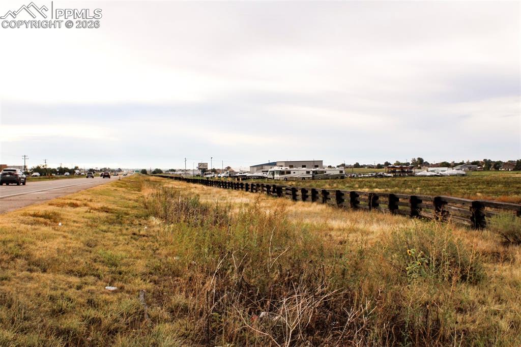 Image 11 of 11: Yard