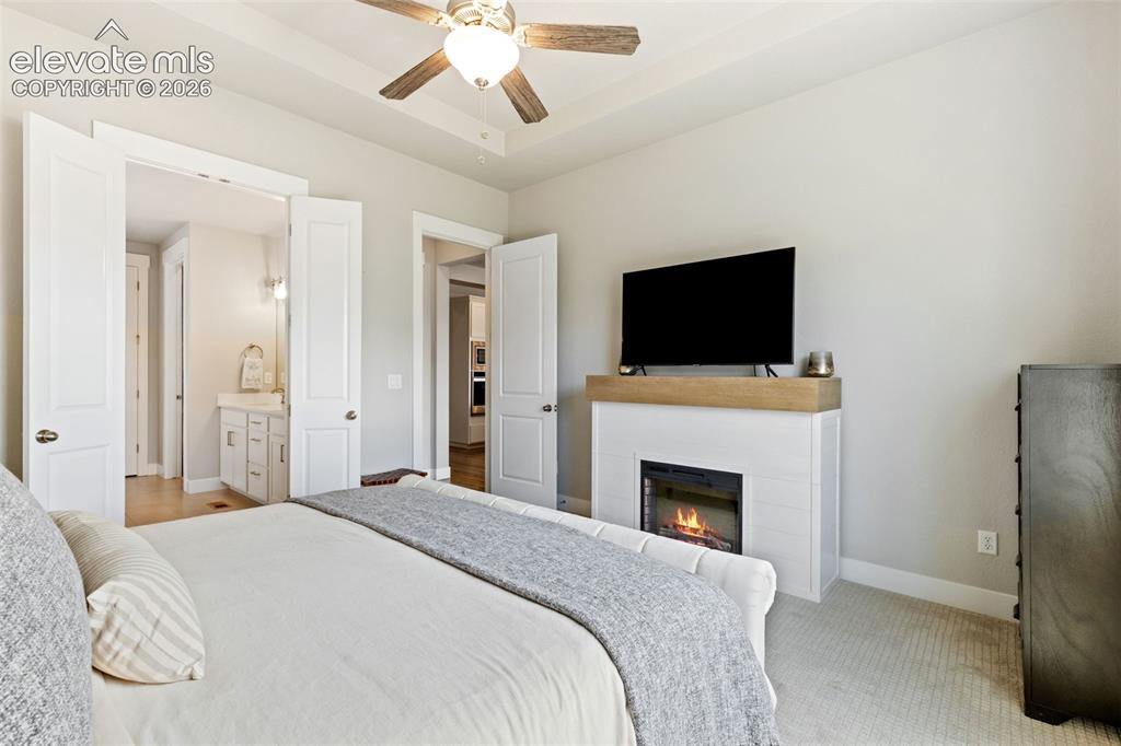 Image 19 of 38: Bedroom