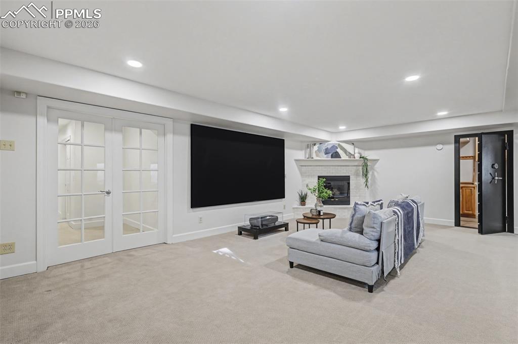 Image 30 of 49: Short Throw projector and big screen