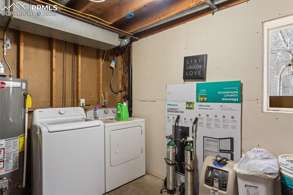 Image 20 of 21: Laundry