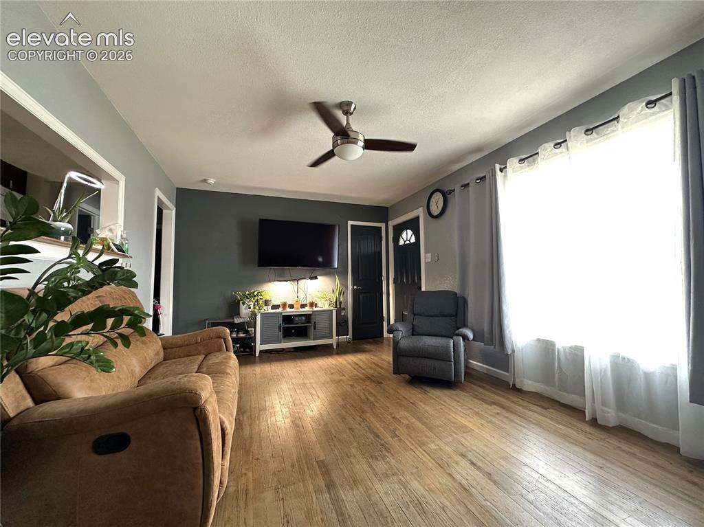 Image 2 of 14: Living Room