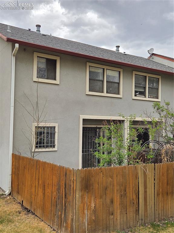 Image 4 of 17: Back of Structure