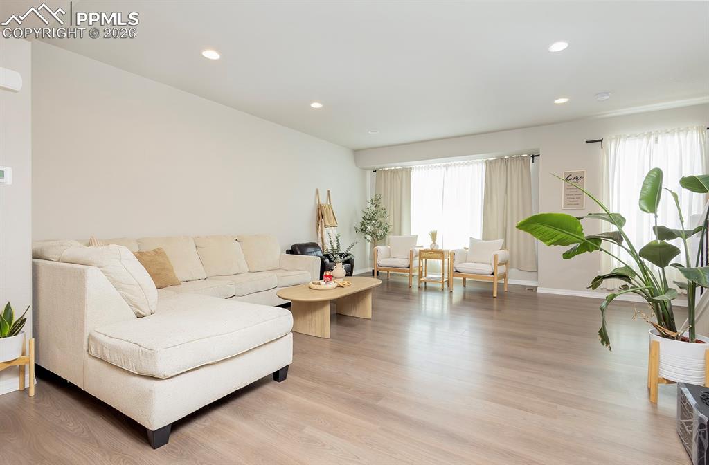 Image 10 of 32: Living Room