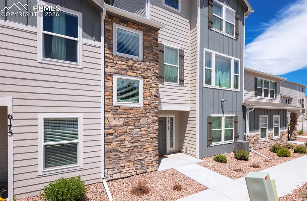 Image 2 of 32: Front of Structure