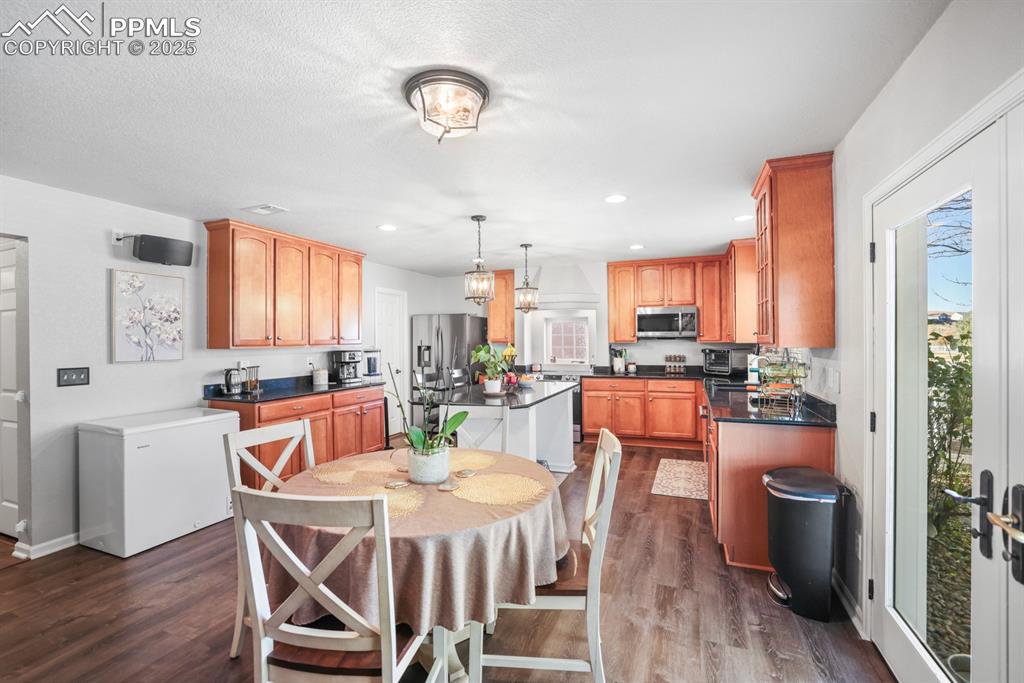 Image 11 of 49: Kitchen