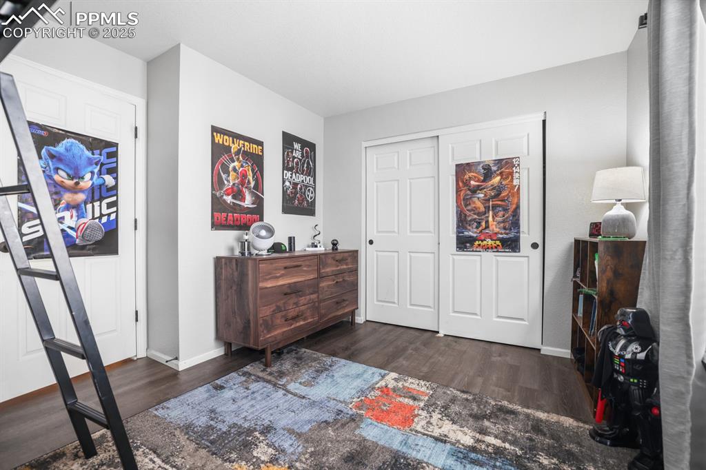 Image 34 of 49: Bedroom