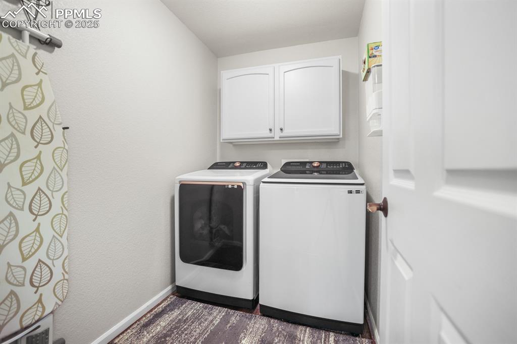 Image 36 of 49: Bedroom