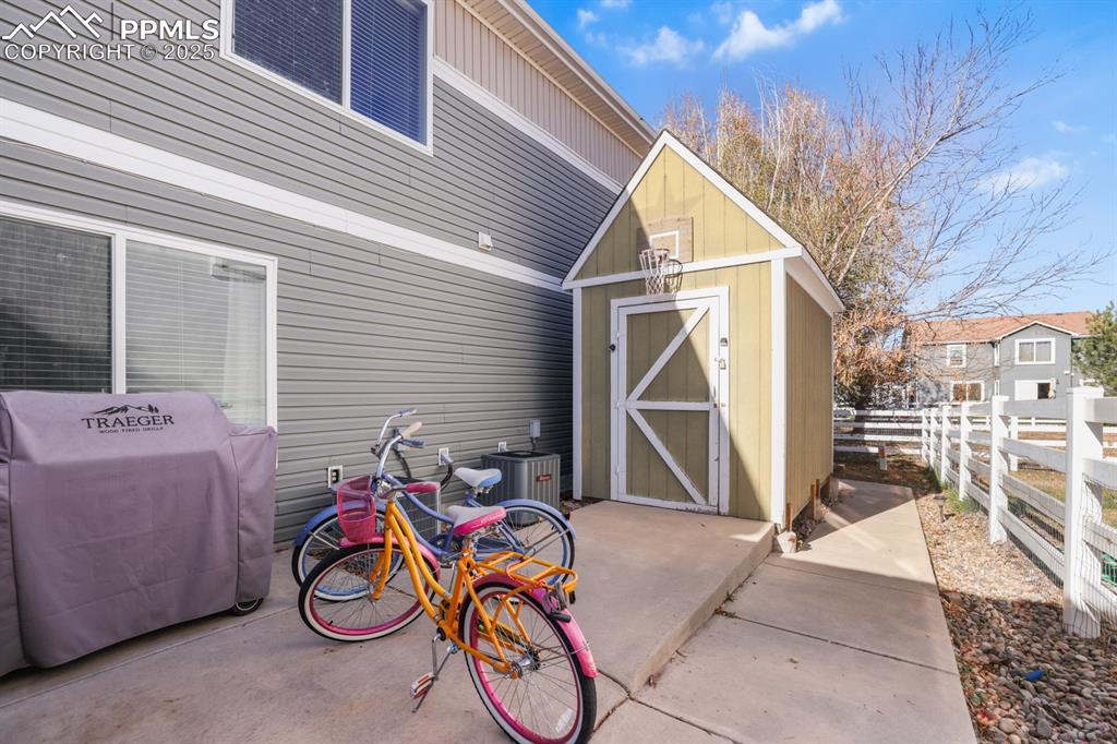 Image 43 of 49: Grill area