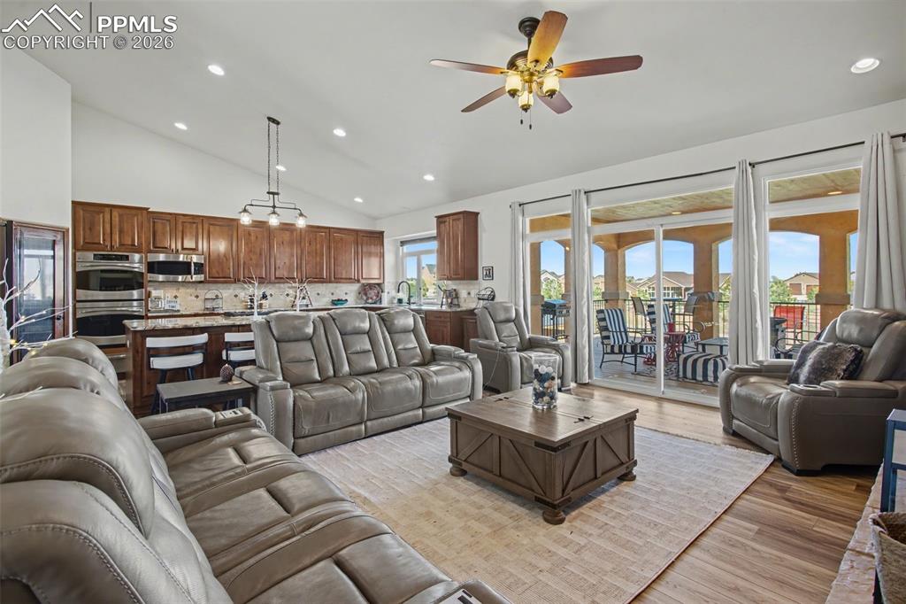 Image 3 of 50: Living Room