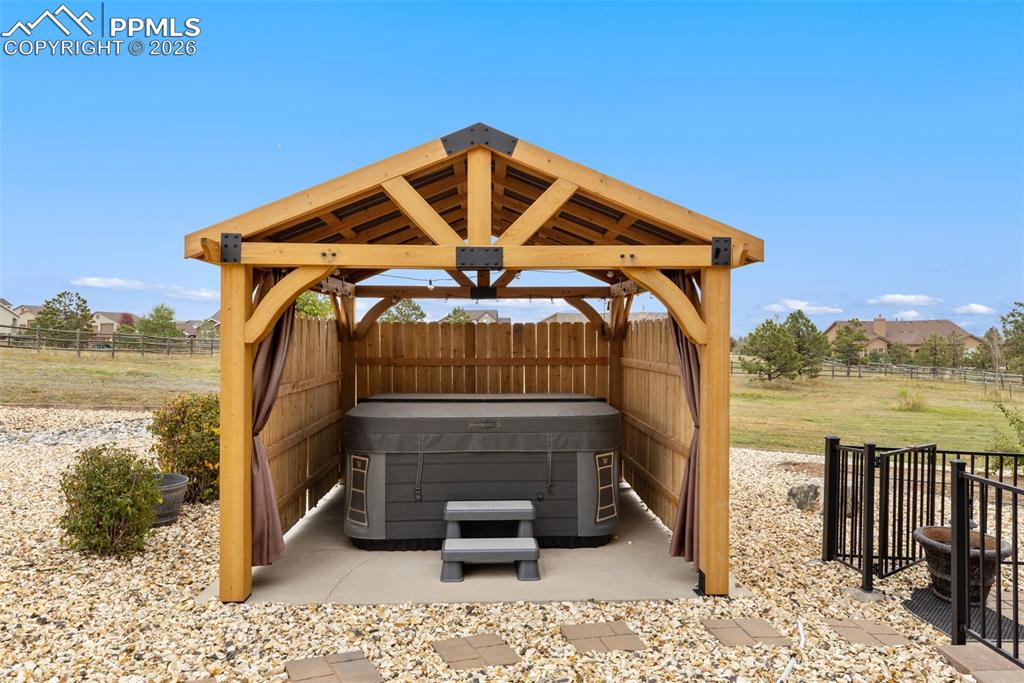 Image 44 of 50: Patio